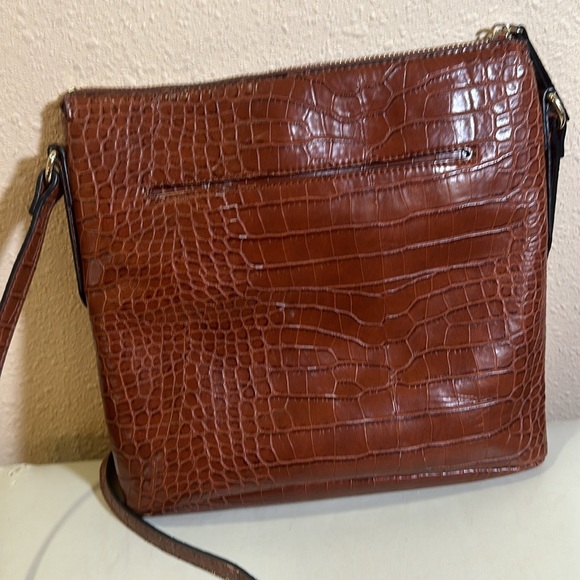 Dana Buckman Crossbody - Picture 2 of 7